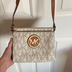 Michael Kors cross body purse